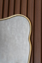 Miroir Mural en Laiton – Cadre Ondulé Classique