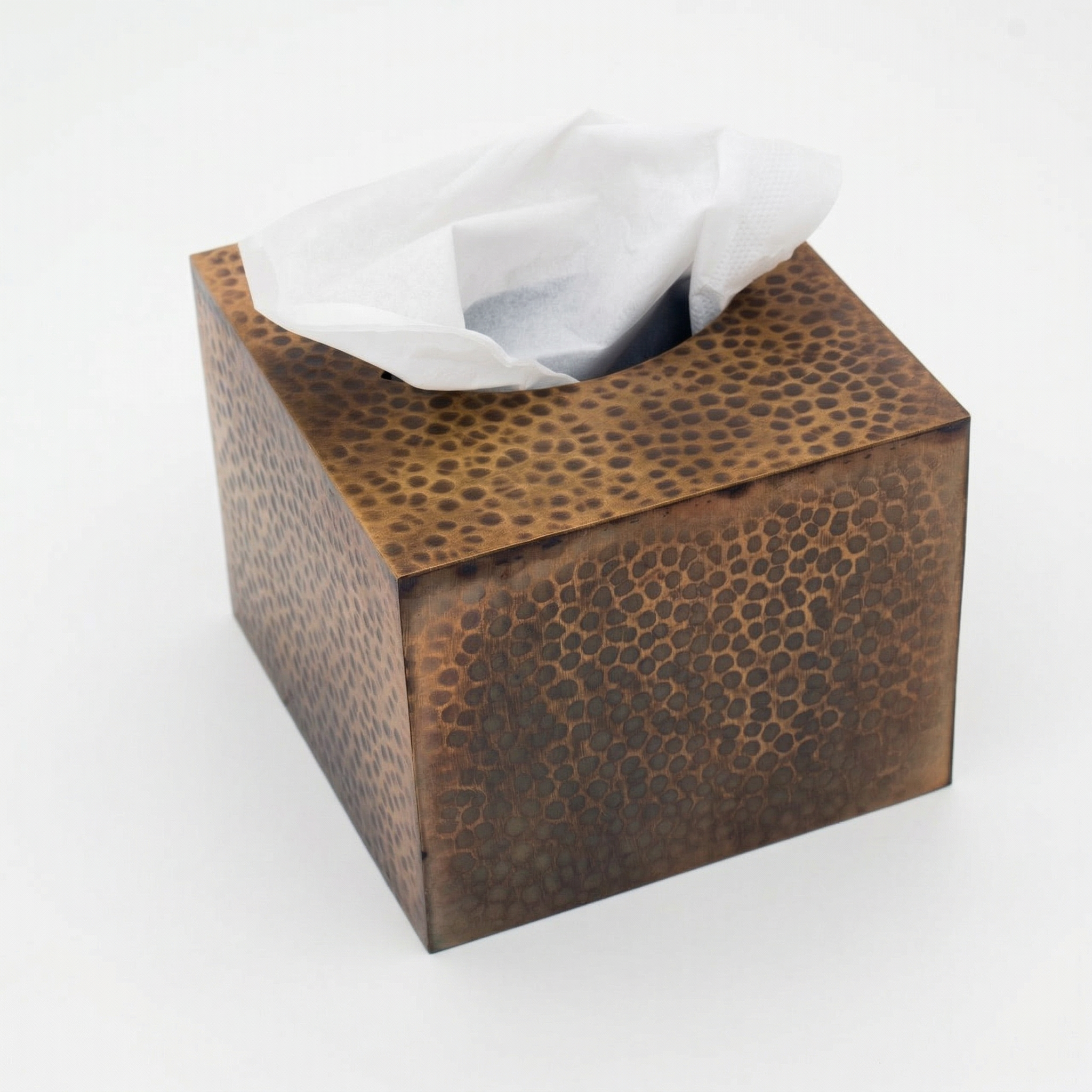 Boîte à Mouchoirs Cubique en Bronze Martelé – Collection Alchimie