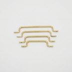 Poignée de Meuble Courbe en Laiton Massif – Collection Épure