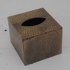 Boîte à Mouchoirs Cubique en Bronze Martelé – Collection Alchimie