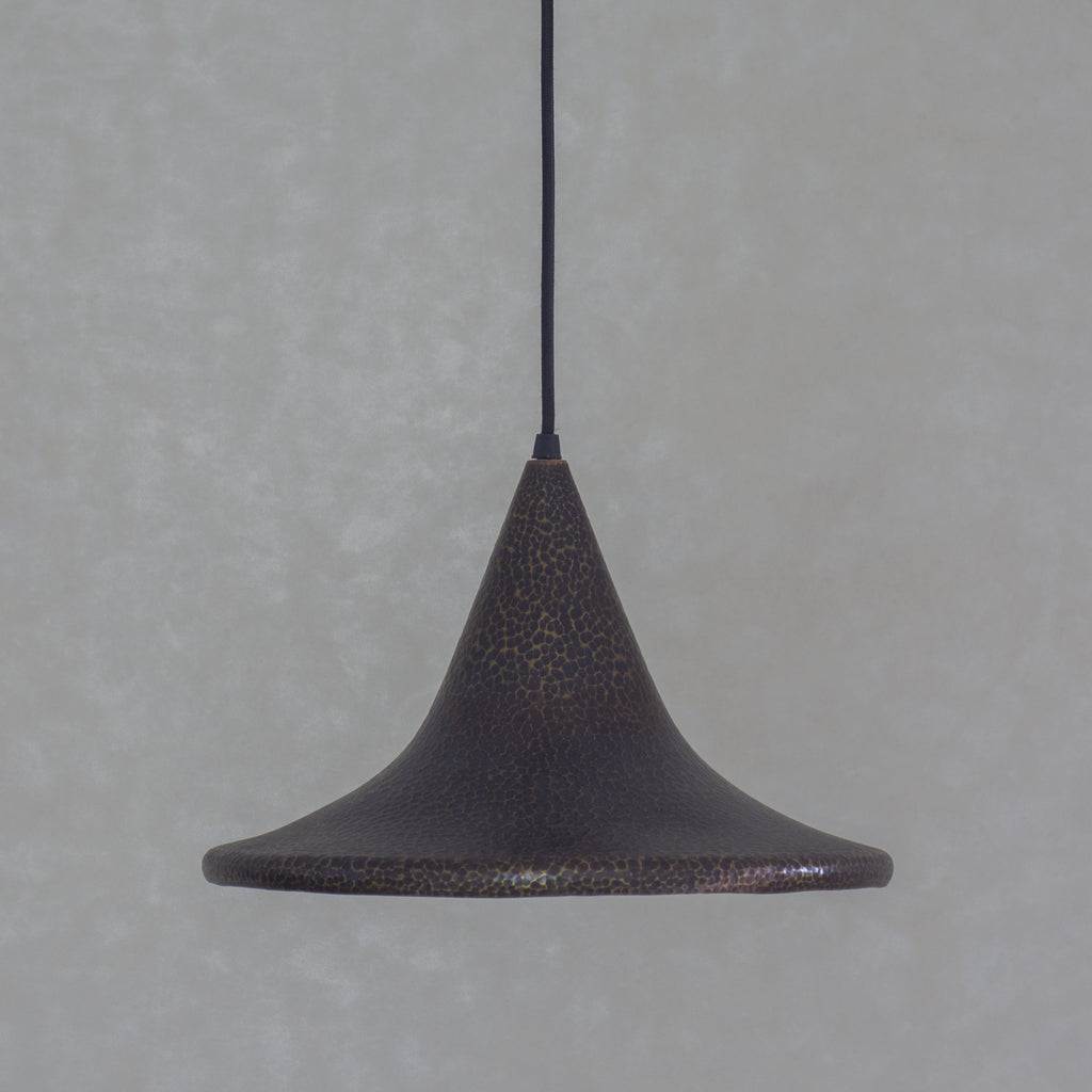 Lampe Suspendu - Cone - Laiton Finition Bronze Martelé
