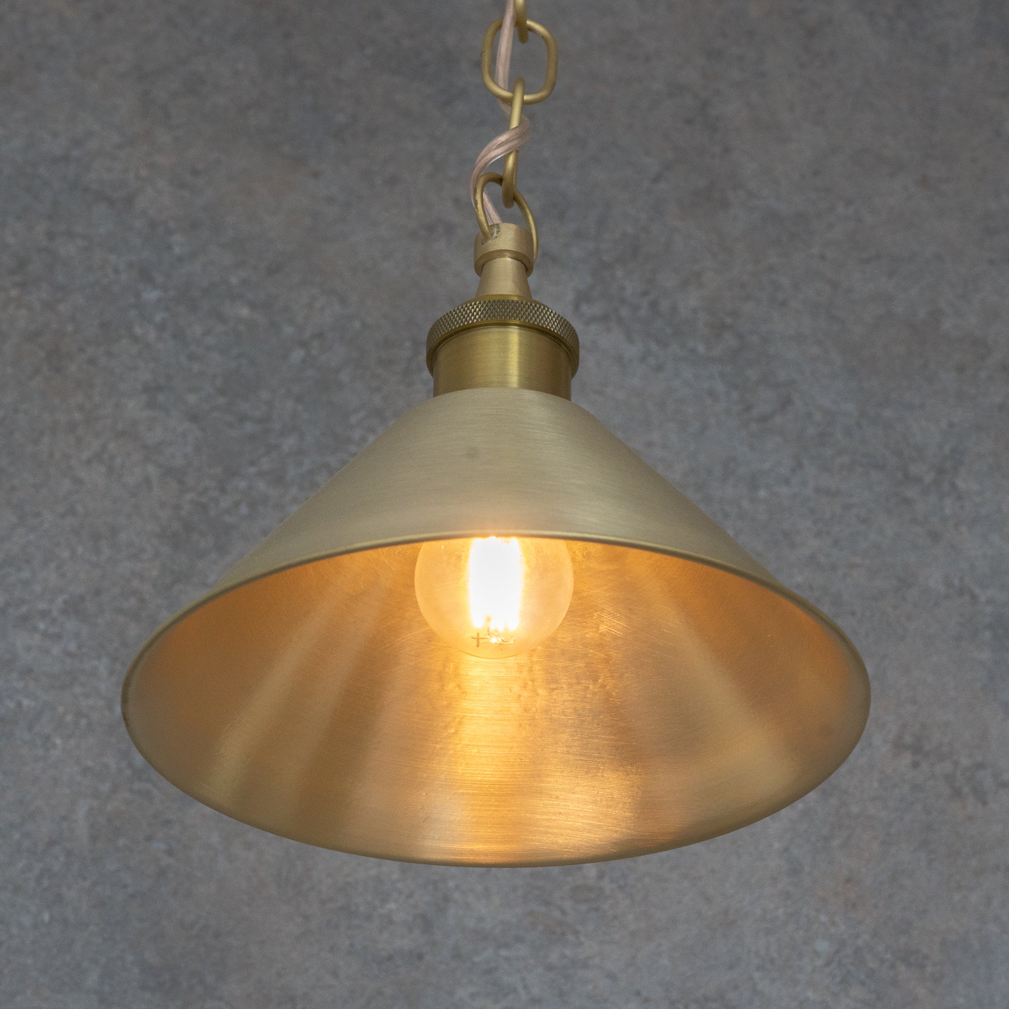 Suspension Conique en Laiton Brossé