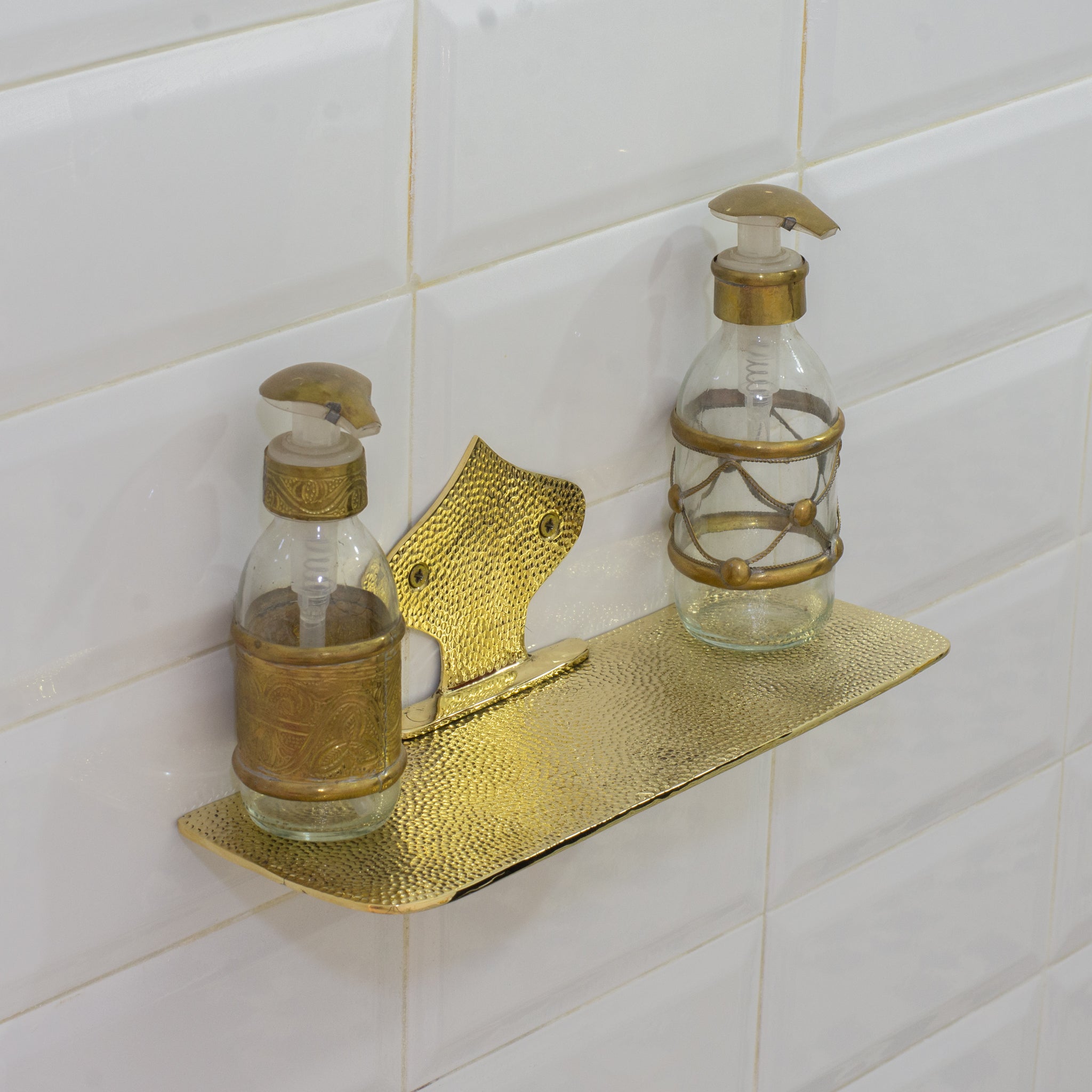 Tablette Murale Martelée en Laiton – Étagère Décorative Salle de Bain