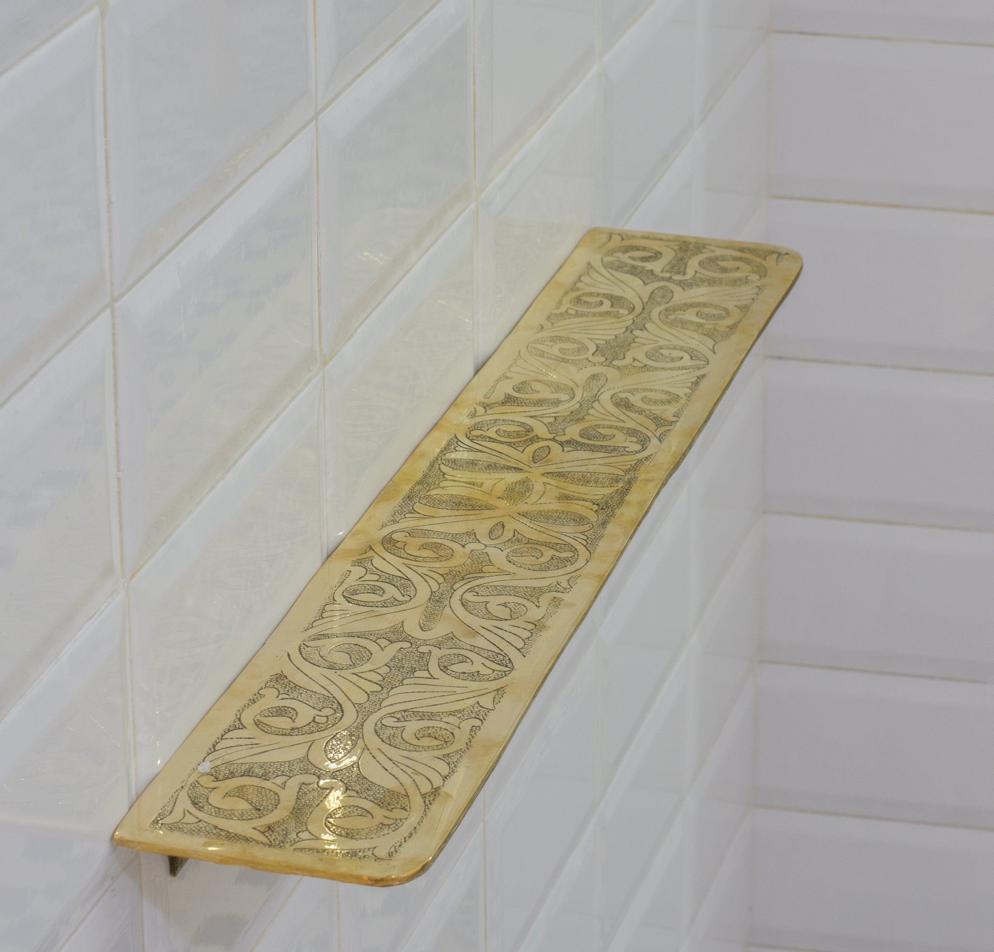 Tablette Murale en Laiton Gravé – Étagère Décorative Longue