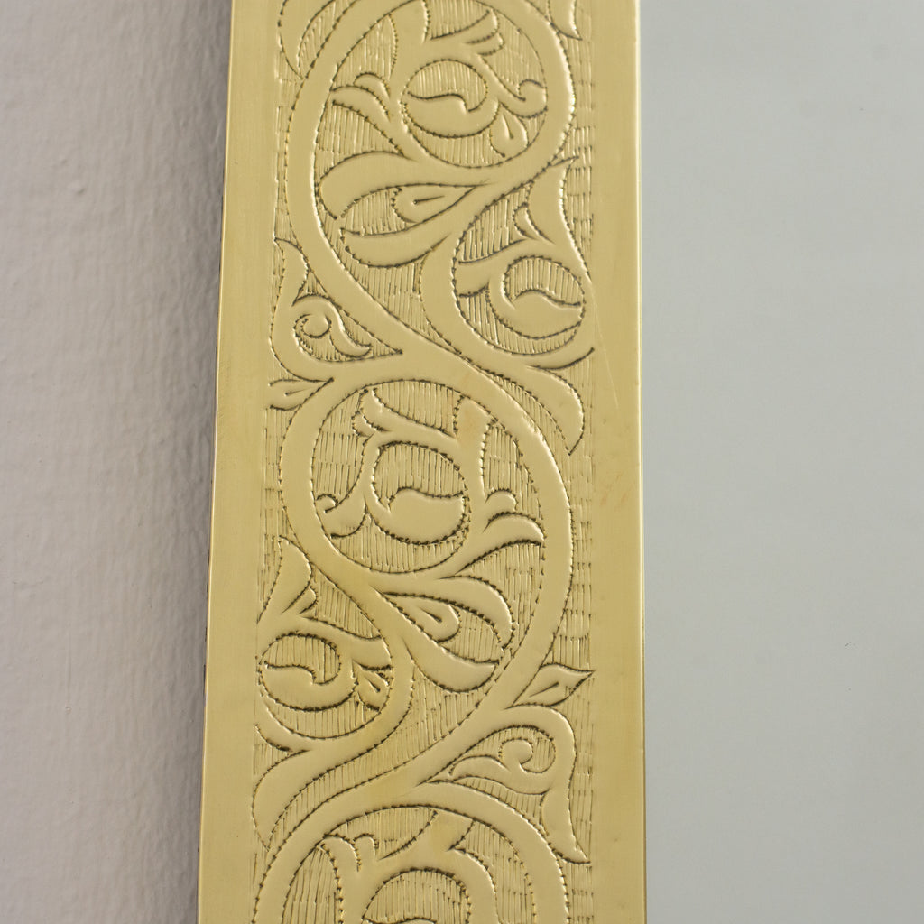 Miroir Arqué en Laiton Gravé – Style Marocain