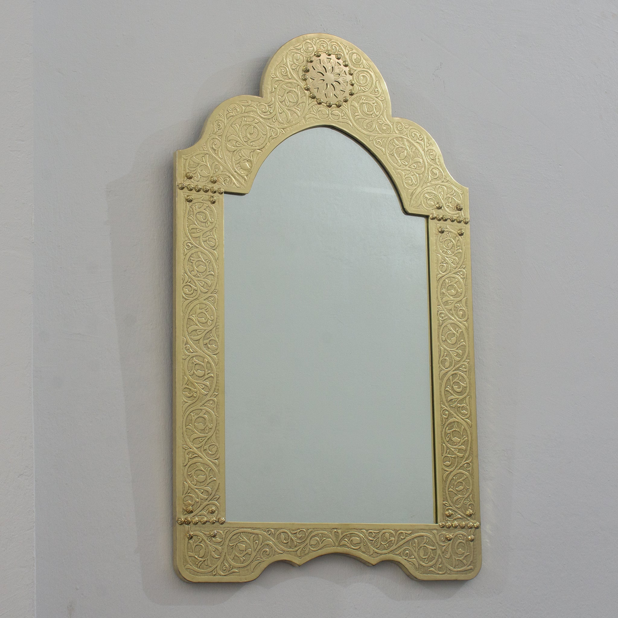 Miroir Arqué en Laiton Gravé – Style Marocain - Mecaf