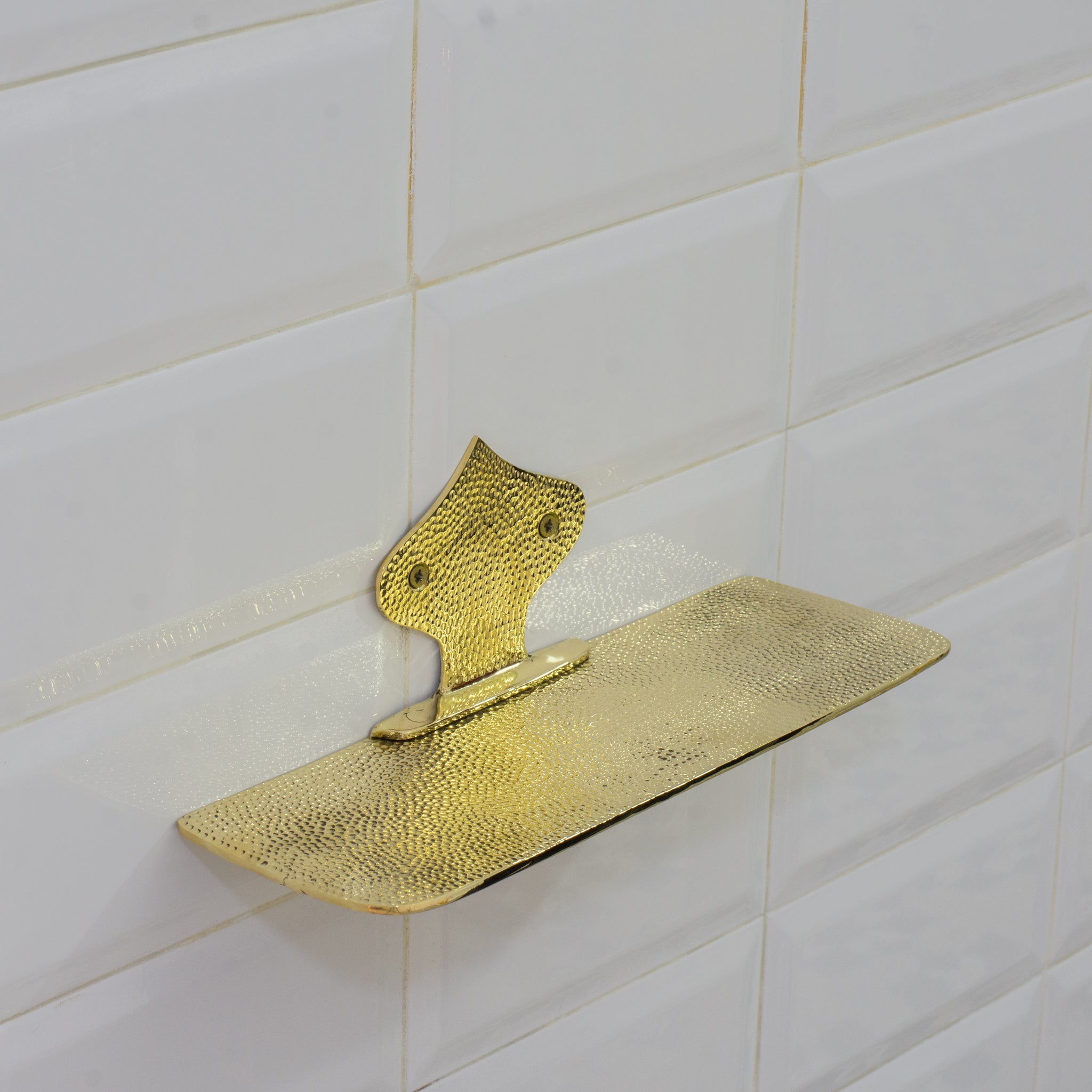 Tablette Murale Martelée en Laiton – Étagère Décorative Salle de Bain - Mecaf